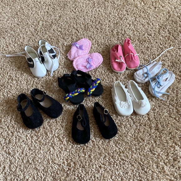 Magic Attic Dolls and Accessories - Picture 16 of 17